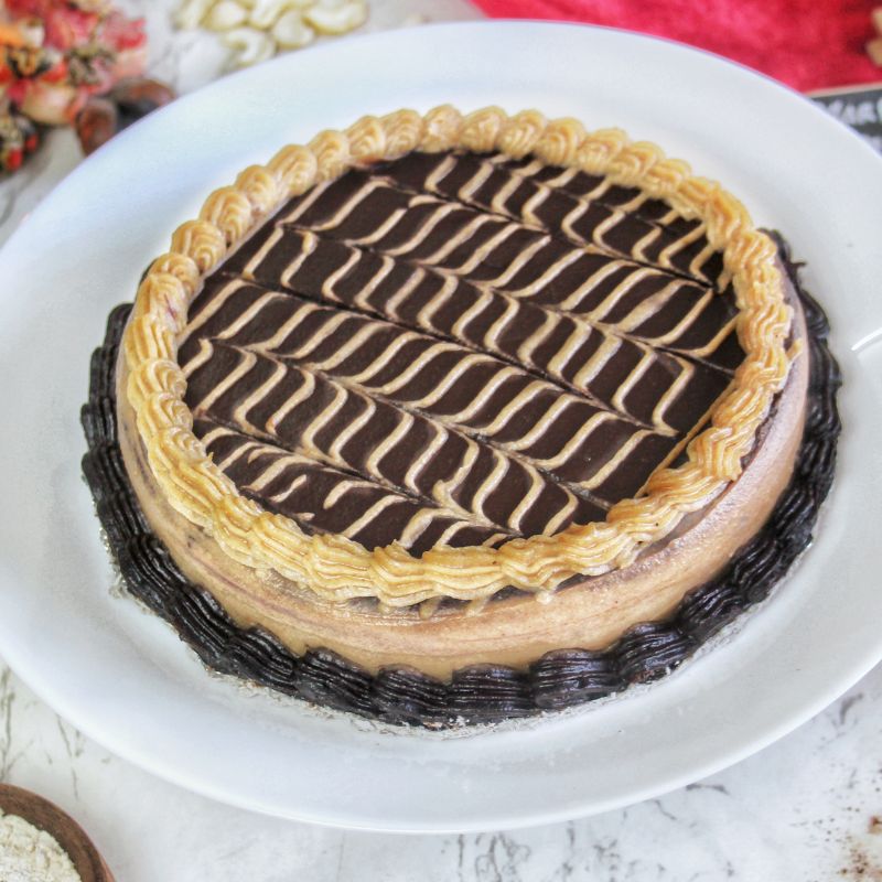 Marbled Chocolate and Vanilla Icing Cake - Christmas Special